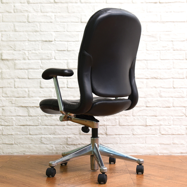 ハーマンミラー Equa2 Chair（エクア2チェア）エグゼクティブ