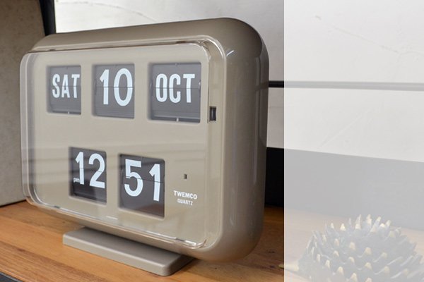 イズヤオンライン | Twemco Digital Calendar Clock #QD-35 “Gray”