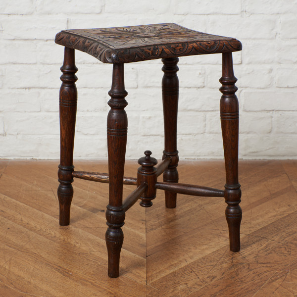 イズヤオンライン | 英国アンティーク 木彫刻 サイドテーブル