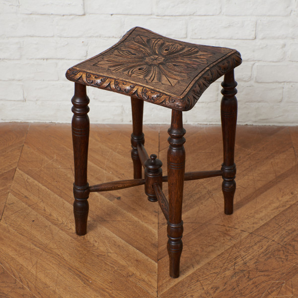 英国アンティーク 木彫刻 サイドテーブル
