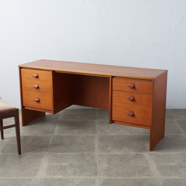 [スタッグ Stag Furniture]ヴィンテージ ドレッシングデスク Rocca デザイナーズ家具・北欧家具など暮らしを豊かに