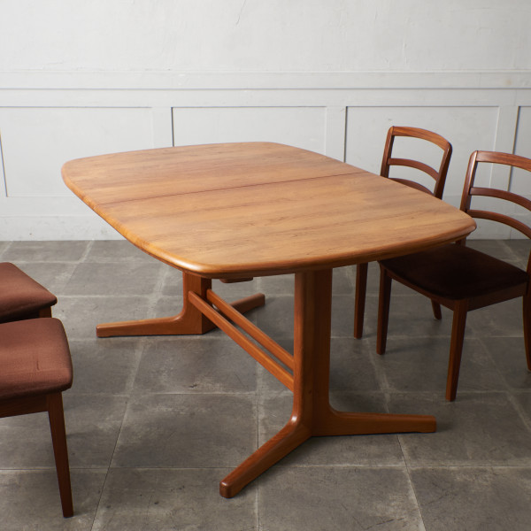 デンマーク ヴィンテージ チーク無垢材 エクステンション ダイニングテーブル Rocca  デザイナーズ家具・北欧家具など暮らしを豊かにするインテリアショップ