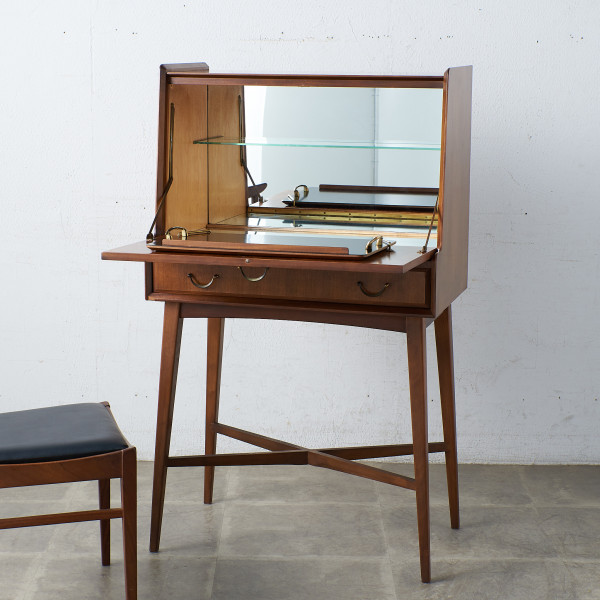 [ライトン・ファニチャー Wrighton furniture (F Wrighton & Sons Ltd)]ヴィンテージ カクテルキャビネット